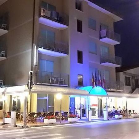 Hotel Fornaro Каорле Екстер'єр фото