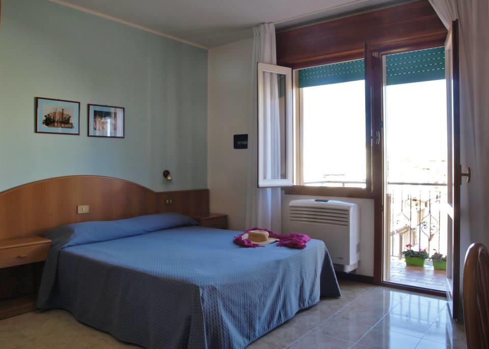 Hotel Fornaro Каорле Екстер'єр фото